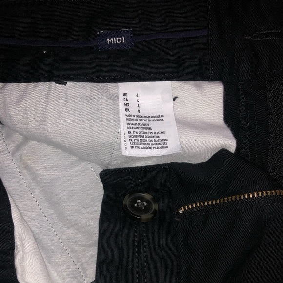 American Eagle Black Midi Shorts - Picture 6 of 6